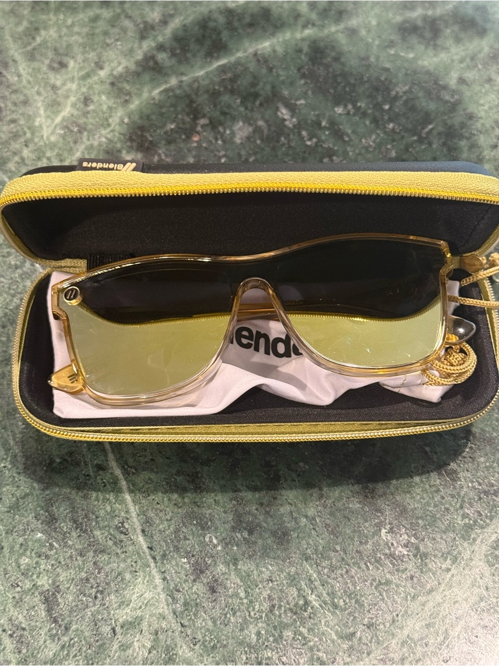 Blenders Eyewear Prime Sunglasses-Never Worn - Zip Case and Cloth Pouch